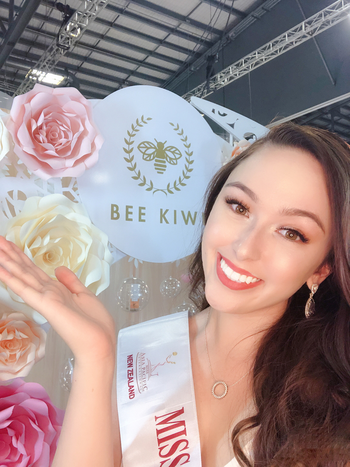 Miss Asia Pacific Emma Clough | Bee Kiwi